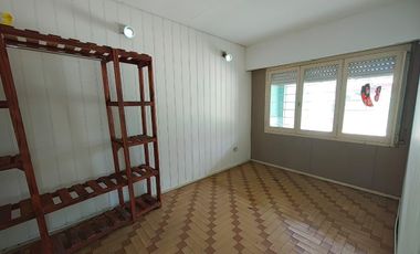 CASA 4 AMBIENTES ALQUILER EN MARCO AVELLANEDA 2526 (REMEDIOS DE ESCALADA)