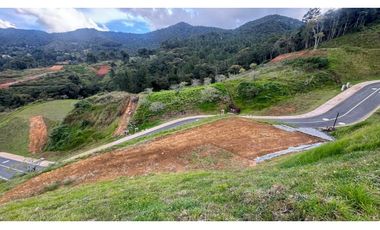 Lote en venta en unidad cerrada via san Antonio la ceja Yarumo