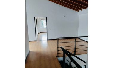 Apartamento Dúplex en Arriendo en Laureles