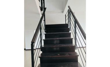 Apartamento Dúplex en Arriendo en Laureles