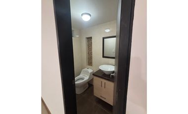 Casa en Venta 3 Niveles Medianera en Cartago Valle