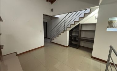 Casa en Venta 3 Niveles Medianera en Cartago Valle