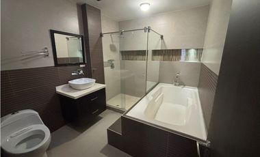 Casa en Venta 3 Niveles Medianera en Cartago Valle