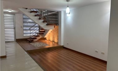 Casa en Venta 3 Niveles Medianera en Cartago Valle