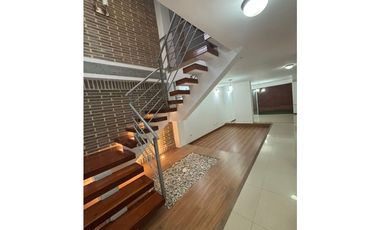 Casa en Venta 3 Niveles Medianera en Cartago Valle