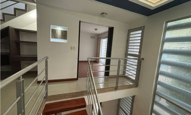 Casa en Venta 3 Niveles Medianera en Cartago Valle