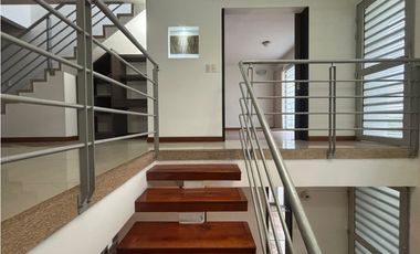 Casa en Venta 3 Niveles Medianera en Cartago Valle