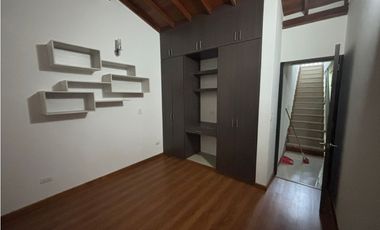 Casa en Venta 3 Niveles Medianera en Cartago Valle