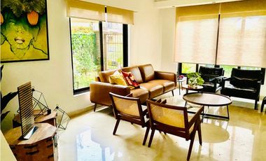 CASA EN CLAYTON EN EMBASSY CLUB 4 RECAMARAS LINEA BLANCA CV