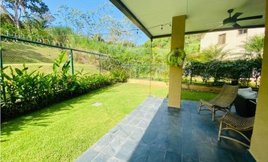 CASA EN CLAYTON EN EMBASSY CLUB 4 RECAMARAS LINEA BLANCA CV