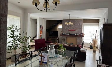 BAJO DE PRECIO!!! HERMOSA CASA EN VENTA BARRIO RINCÓN DE ARAOZ