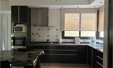 BAJO DE PRECIO!!! HERMOSA CASA EN VENTA BARRIO RINCÓN DE ARAOZ