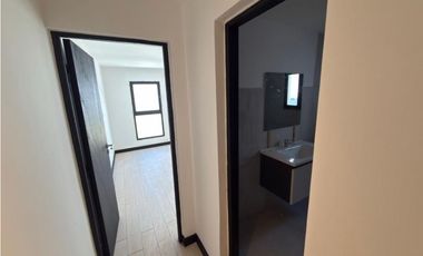 CHALET  3 AMBIENTES EN VENTA RECICLADO, BARRIO SAN JOSE