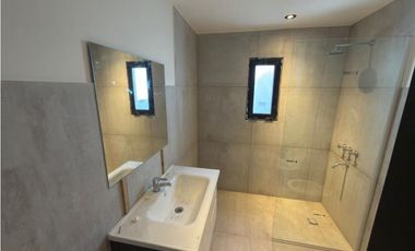 CHALET  3 AMBIENTES EN VENTA RECICLADO, BARRIO SAN JOSE