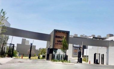 Departamento nuevo en renta Intercity Riscos con alberca, parque canino y persianas.