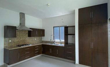 LOMAS DEL MAR, Casa en RENTA con jardín, terraza y área de TV