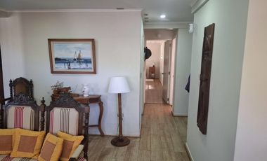 Linda casa de un piso, en Calle Ramón Olate