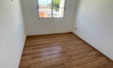 Duplex en venta en Ezpeleta Este