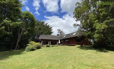 Casa en Venta en Parque Ivian 1