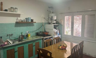 Casa en venta c/ cochera en Villa Bosch