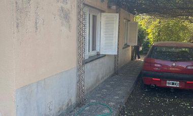 Casa en venta c/ cochera en Villa Bosch