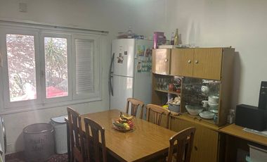 Casa en venta c/ cochera en Villa Bosch