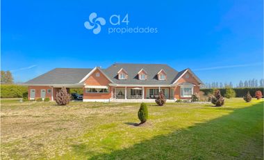 Fabulosa Casa En Sector Las Mercedes De Requínoa.