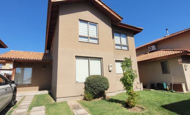 Casa en venta en MACHALÍ