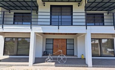 Linda Casa estilo Mediterráneo, en Sector Llepo