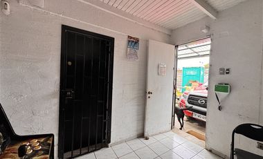 Bodega en Arriendo en Benito Rebolledo-Vicuña Mackenna / (Entre Estaciones de M. San Joaquin y M. Pedrero)