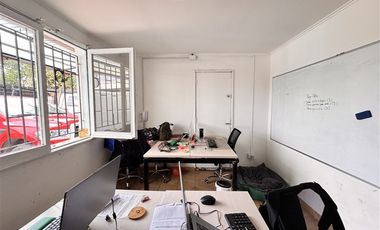 Bodega en Arriendo en Benito Rebolledo-Vicuña Mackenna / (Entre Estaciones de M. San Joaquin y M. Pedrero)