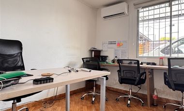 Bodega en Arriendo en Benito Rebolledo-Vicuña Mackenna / (Entre Estaciones de M. San Joaquin y M. Pedrero)