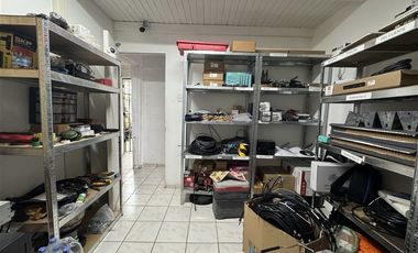 Bodega en Arriendo en Benito Rebolledo-Vicuña Mackenna / (Entre Estaciones de M. San Joaquin y M. Pedrero)