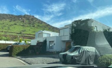 REMATE!! Se Vende! Hermosa Casa 3D+3B en Santa Elena