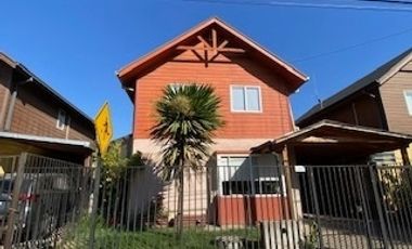 Casa de Dos Pisos, en Villa  Valle Alborada