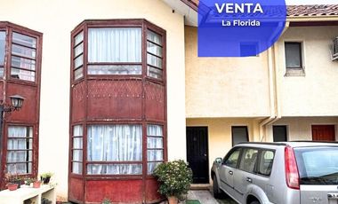 Casa En Venta De 4 Dorm. La Florida / Rojas Magallanes
