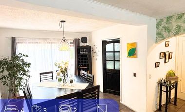 Casa En Venta De 4 Dorm. La Florida / Rojas Magallanes