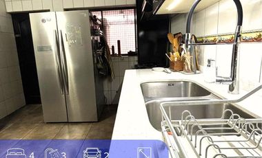 Casa En Venta De 4 Dorm. La Florida / Rojas Magallanes