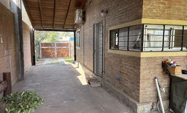 VENTA - Casa de 3 dormitorios en ROLDÁN.