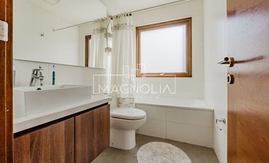 Casa en Arriendo en SE ARRIENDA CASA EN AV CHAMISERO