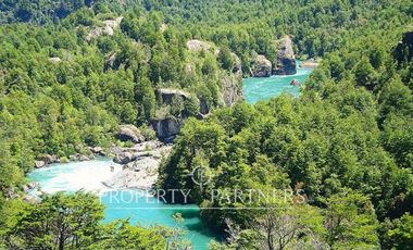 Patagonia, 106ha a orillas del río Futaleufú.