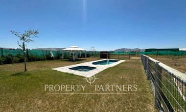 Casa Moderna en Parcela de 5.030 m² con Piscina y Jacuzzi – Calera de Tango, Sector Huequén