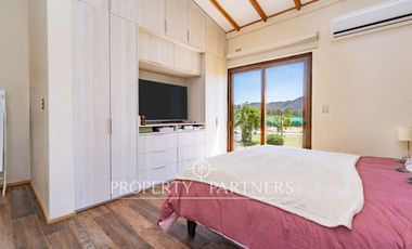 Casa Moderna en Parcela de 5.030 m² con Piscina y Jacuzzi – Calera de Tango, Sector Huequén