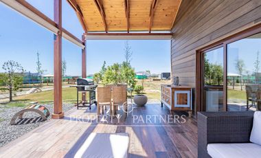 Casa Moderna en Parcela de 5.030 m² con Piscina y Jacuzzi – Calera de Tango, Sector Huequén