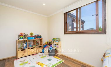 Casa Moderna en Parcela de 5.030 m² con Piscina y Jacuzzi – Calera de Tango, Sector Huequén