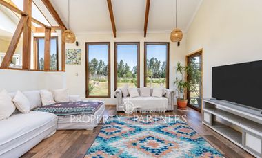 Casa Moderna en Parcela de 5.030 m² con Piscina y Jacuzzi – Calera de Tango, Sector Huequén