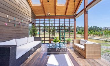 Casa Moderna en Parcela de 5.030 m² con Piscina y Jacuzzi – Calera de Tango, Sector Huequén