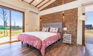 Casa Moderna en Parcela de 5.030 m² con Piscina y Jacuzzi – Calera de Tango, Sector Huequén