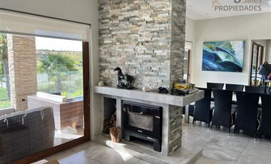 Casa en Arriendo en Los Quillayes Lago Rapel