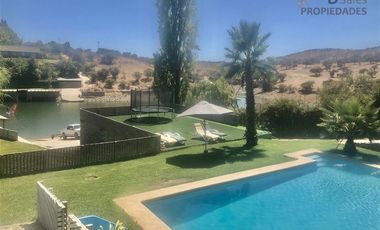 Casa en Arriendo en Los Quillayes Lago Rapel